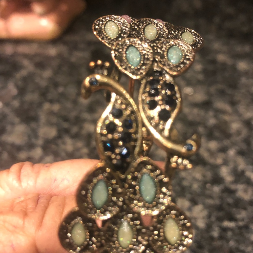 Spring Loaded Interlocking Peacocks Braclet - image 8